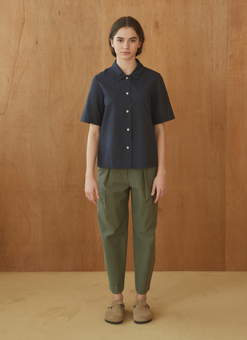 PLEATED COTTON CHINO PANTS (OLIVE)